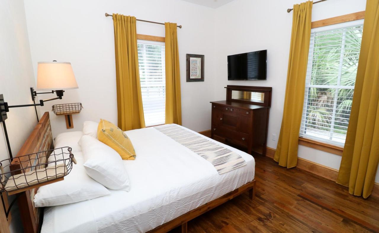 Sweetwater Branch 3* Gainesville